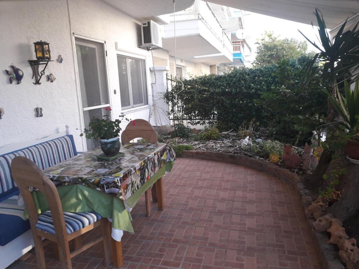 ניי פורי Brunis Apartments מראה חיצוני תמונה
