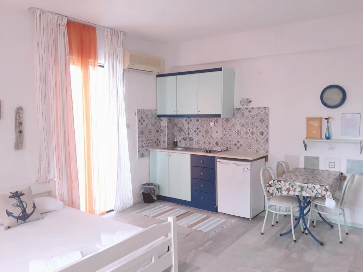 ניי פורי Brunis Apartments מראה חיצוני תמונה