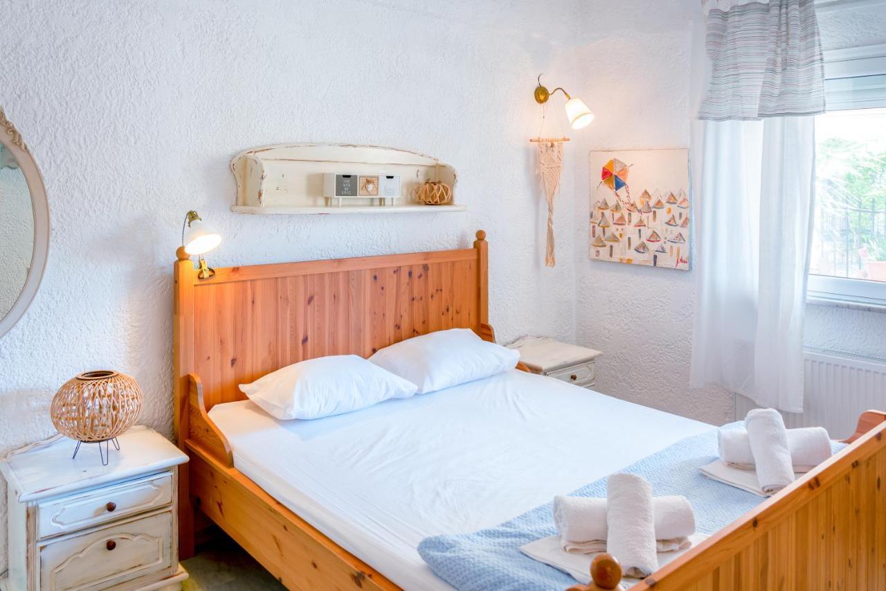 ניי פורי Brunis Apartments מראה חיצוני תמונה