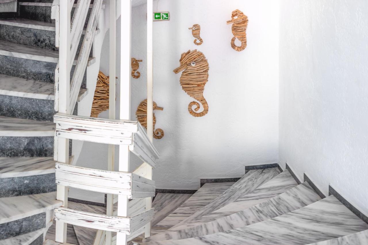 ניי פורי Brunis Apartments מראה חיצוני תמונה