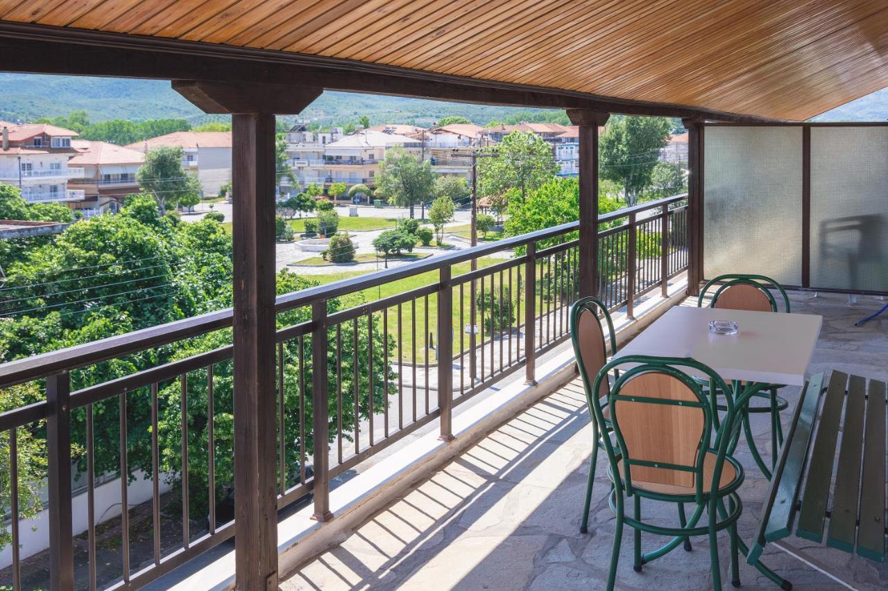 ניי פורי Brunis Apartments מראה חיצוני תמונה