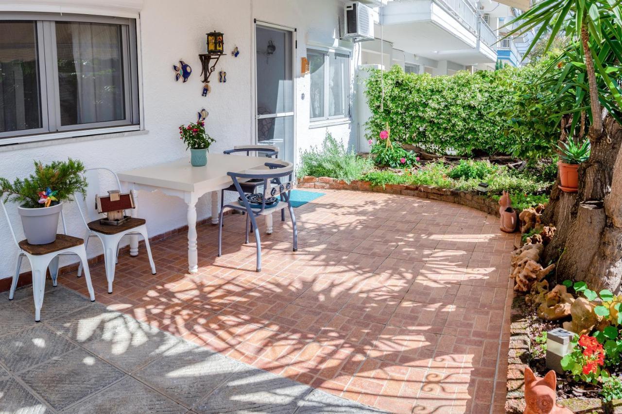 ניי פורי Brunis Apartments מראה חיצוני תמונה