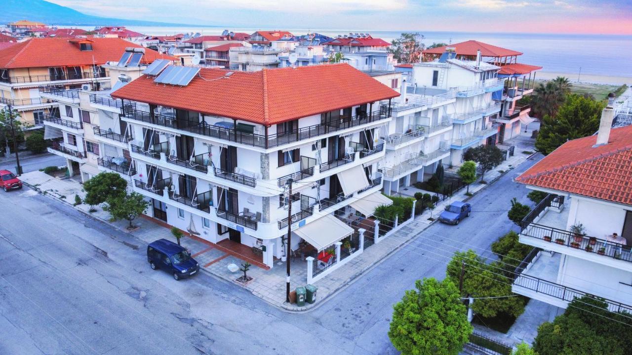 ניי פורי Brunis Apartments מראה חיצוני תמונה