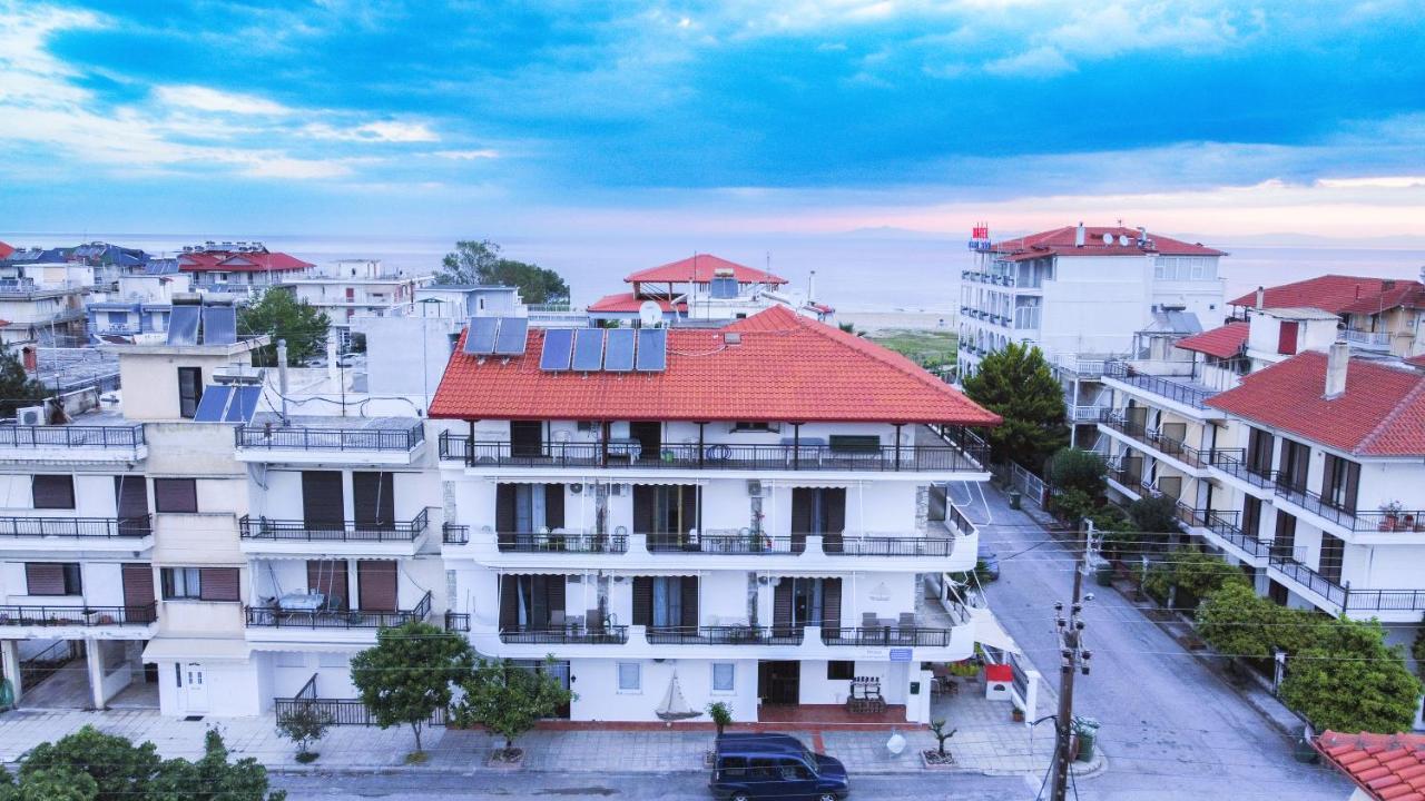 ניי פורי Brunis Apartments מראה חיצוני תמונה