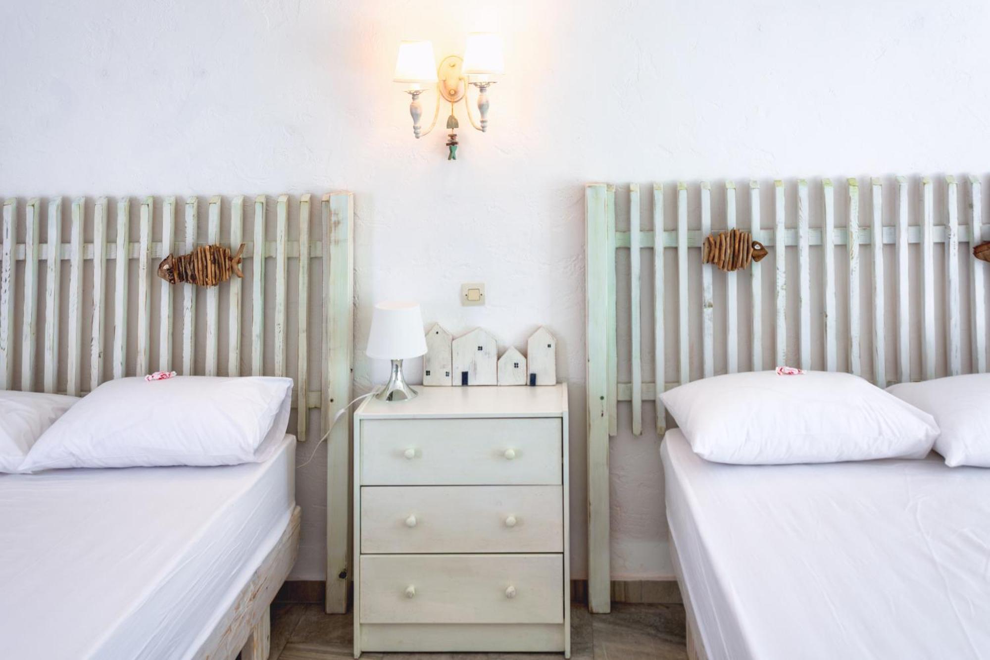 ניי פורי Brunis Apartments מראה חיצוני תמונה
