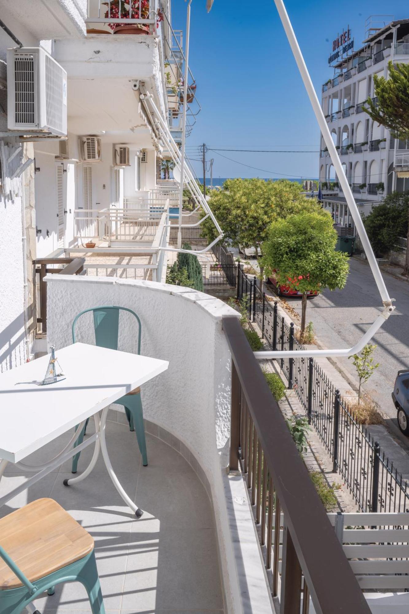 ניי פורי Brunis Apartments מראה חיצוני תמונה