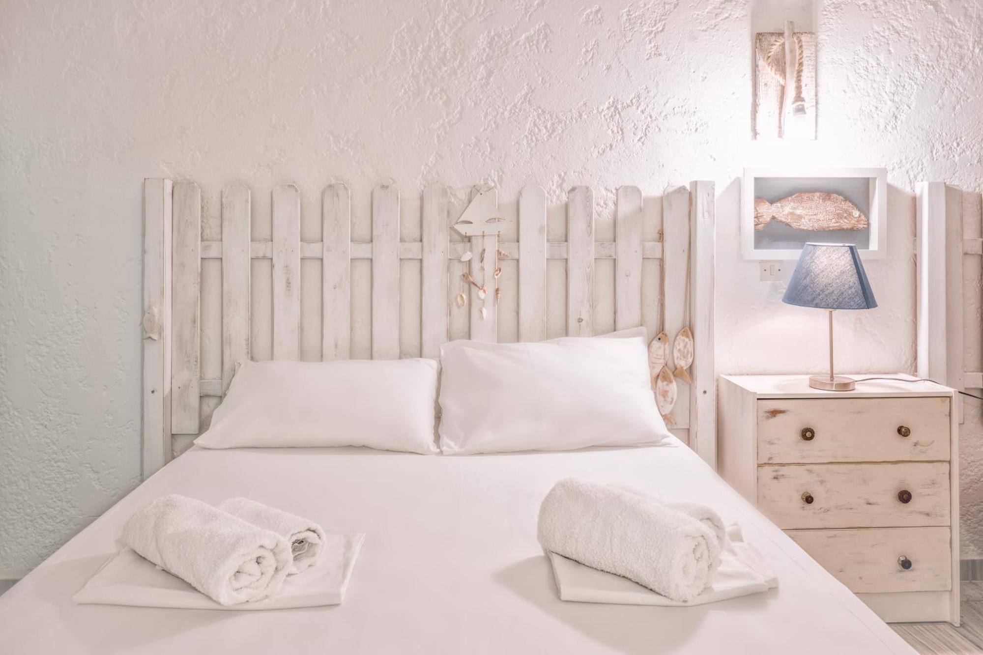 ניי פורי Brunis Apartments מראה חיצוני תמונה