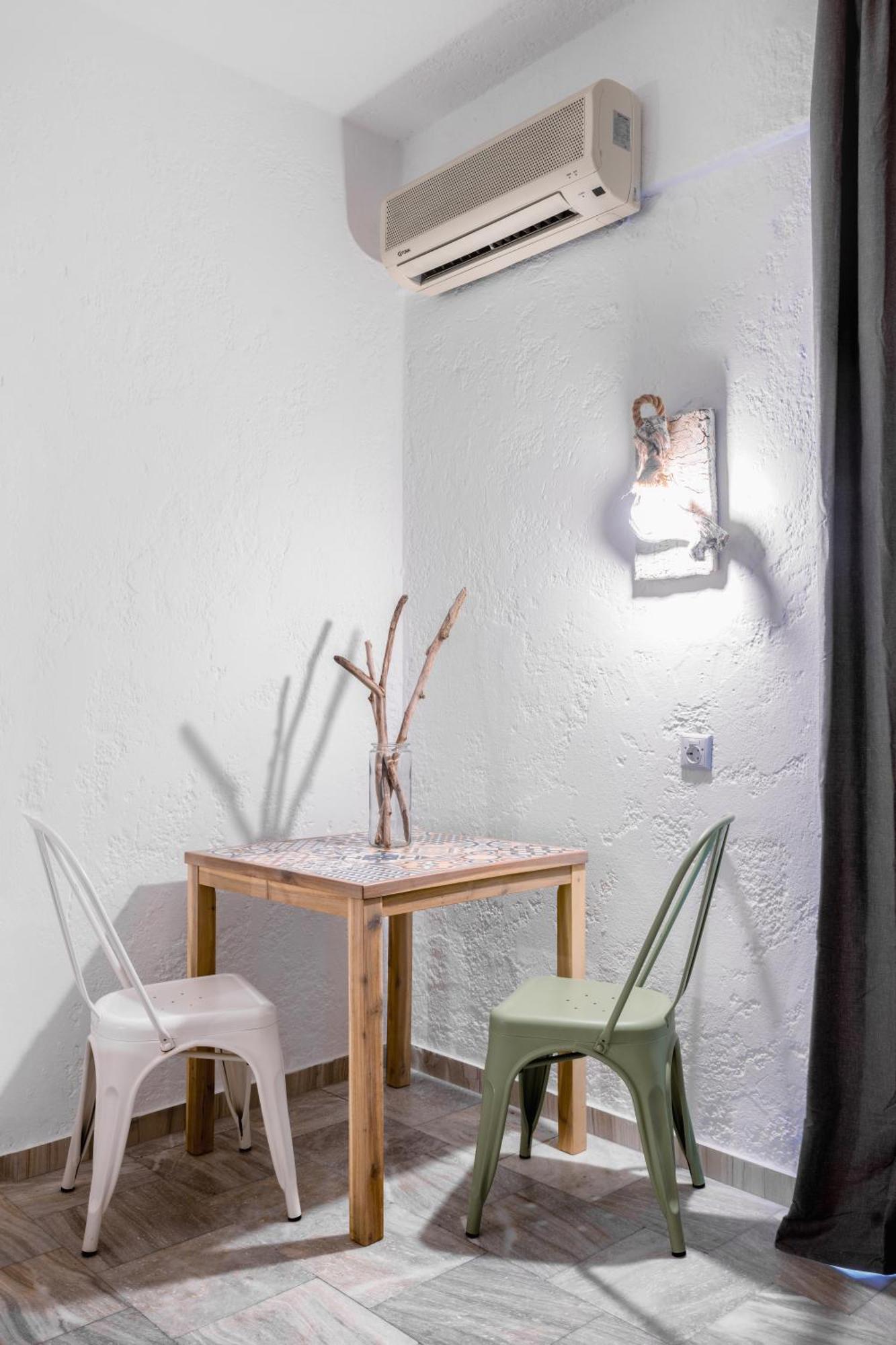 ניי פורי Brunis Apartments מראה חיצוני תמונה